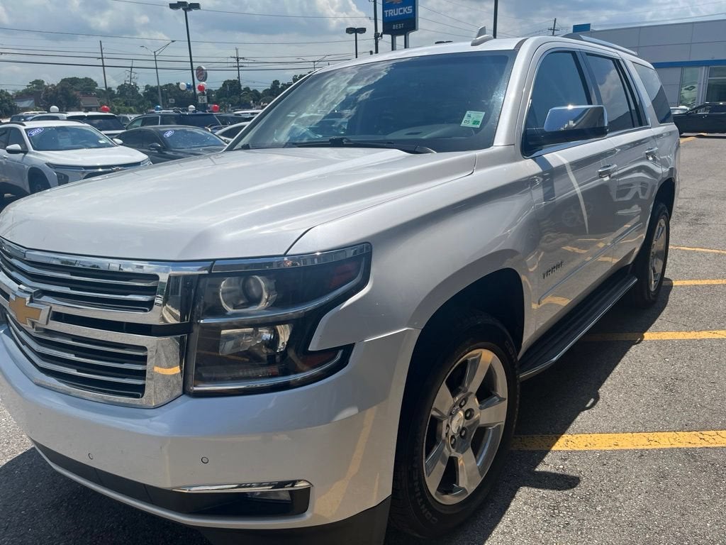 2019 Chevrolet Tahoe Premier in Iridescent Pearl Tricoat — front three-quarter view