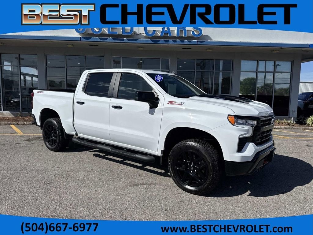 2025 Chevrolet Silverado 1500 LT Trail Boss in Summit White — front three-quarter view