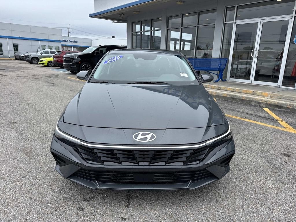 2025 Hyundai Elantra — side profile view